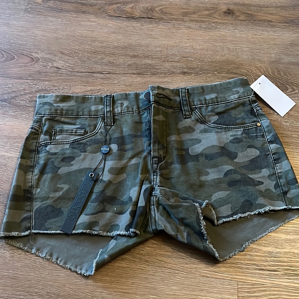 NWT blanknyc camo shorts size 25